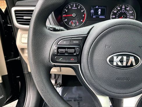 Used 2018 Kia Optima LX w/ 17" Alloy Wheels Package image 17