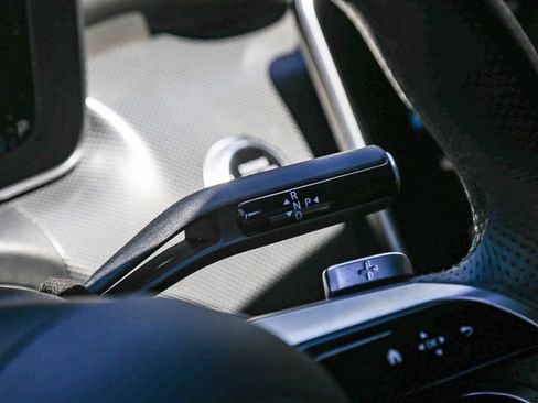 Used 2023 Mercedes-Benz C 300 Sedan image 18