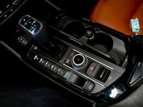 Used 2022 Maserati Levante GT image 32