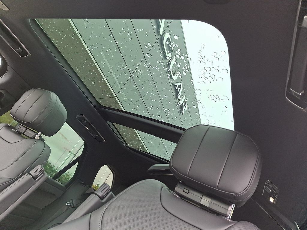 New 2026 Land Rover Range Rover Sport SE AWD/4WD image 10
