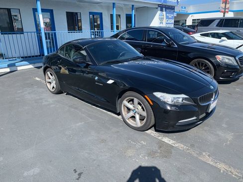 Used 2009 BMW Z4 sDrive30i image 4