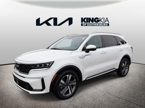 Certified 2023 Kia Sorento SX Prestige w/ Panoramic Sunroof Package AWD/4WD image 8