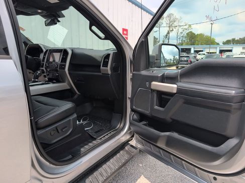 Used 2020 Ford F150 Lariat RWD image 11