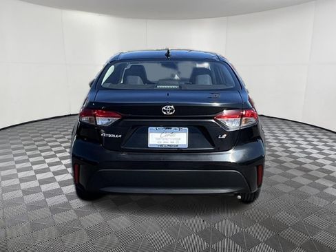 Used 2025 Toyota Corolla LE FWD image 5