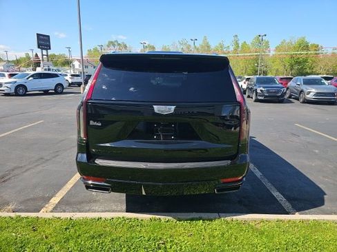 Used 2024 Cadillac Escalade Sport Platinum w/ LPO, ONYX Package AWD/4WD image 6