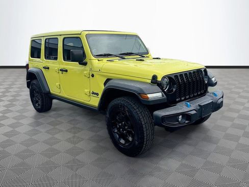 Used 2023 Jeep Wrangler Unlimited w/ Sun & Screen Package AWD/4WD image 4