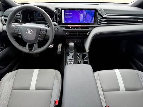 Used 2026 Toyota Camry SE w/ Multimedia Upgrade Package image 23