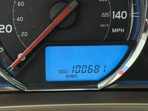 Used 2013 Toyota RAV4 Limited AWD/4WD image 27