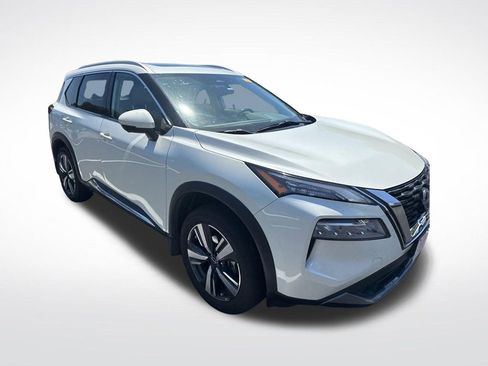 Used 2023 Nissan Rogue SL FWD image 3