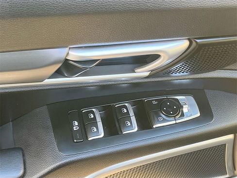 Used 2022 Kia Telluride LX image 18