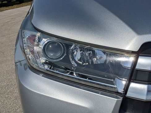 Used 2019 Toyota Highlander Limited image 8