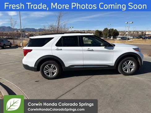 Used 2024 Ford Explorer XLT w/ Equipment Group 202A image 8