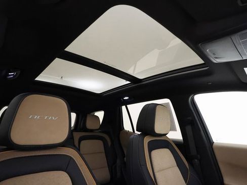 Used 2025 Chevrolet Equinox ACTIV w/ Safety and Technology Package image 27