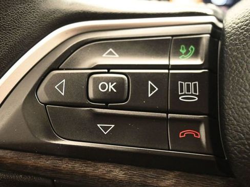 Used 2022 Jeep Grand Cherokee L Limited RWD image 21