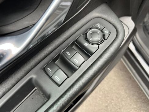 Used 2024 GMC Terrain SLE image 12