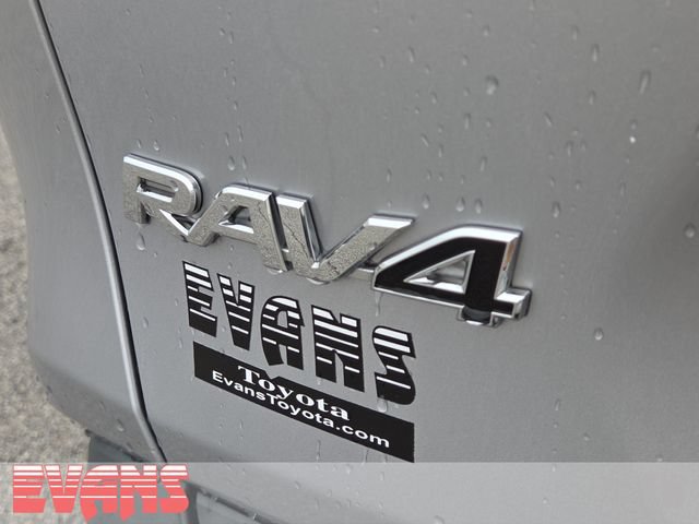 Used 2023 Toyota RAV4 XLE Premium AWD/4WD image 4