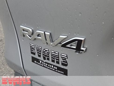 Used 2023 Toyota RAV4 XLE Premium AWD/4WD image 4