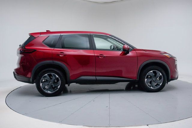Used 2025 Nissan Rogue SV AWD/4WD image 6