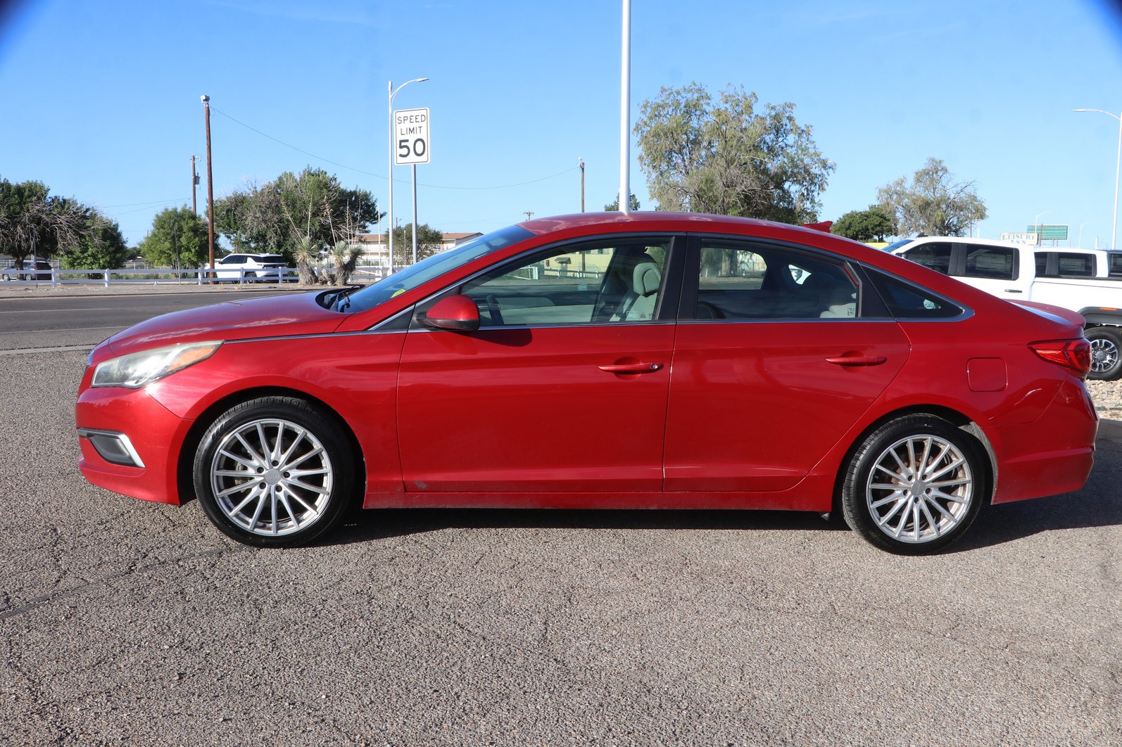 Used 2017 Hyundai Sonata SE FWD image 4