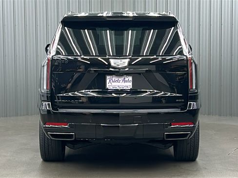 Used 2025 Cadillac Escalade Sport Platinum w/ LPO, ONYX Package image 4