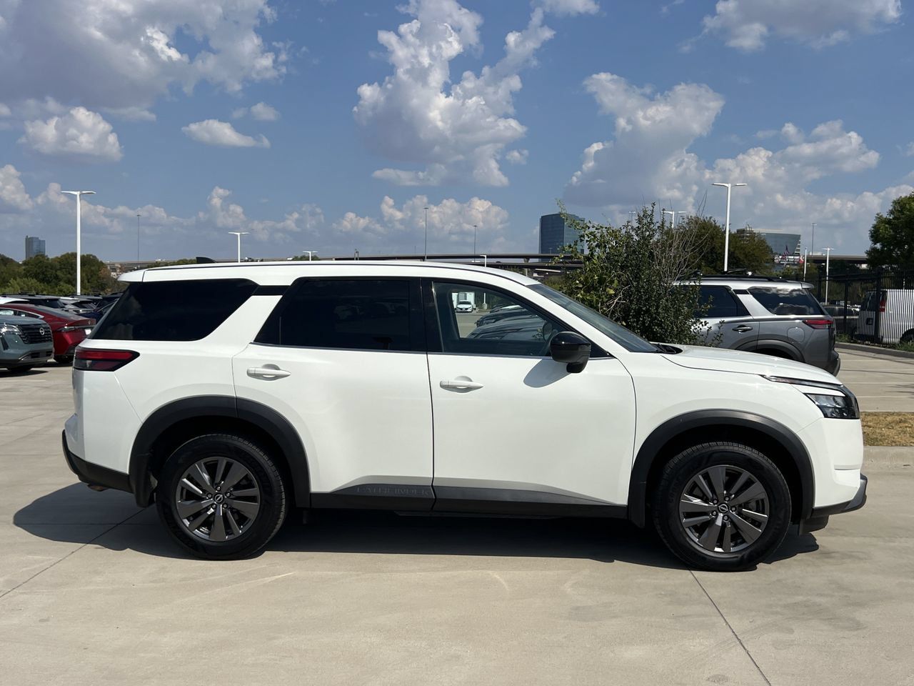 Used 2023 Nissan Pathfinder S FWD image 3