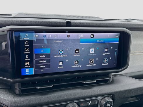 Used 2024 Jeep Wrangler Unlimited image 9