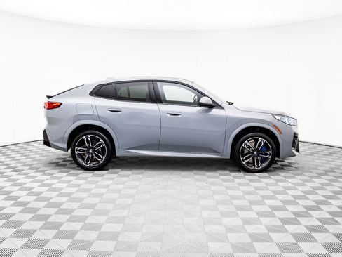 Certified 2025 BMW X2 xDrive28i w/ Premium Package image 6