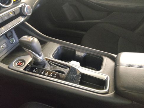 Used 2025 Nissan Sentra SV FWD image 26