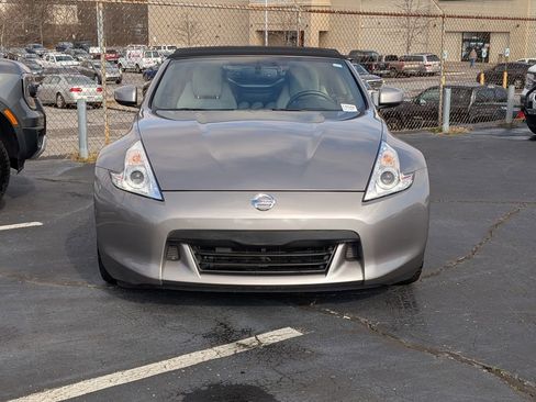 Used 2010 Nissan 370Z Touring image 7