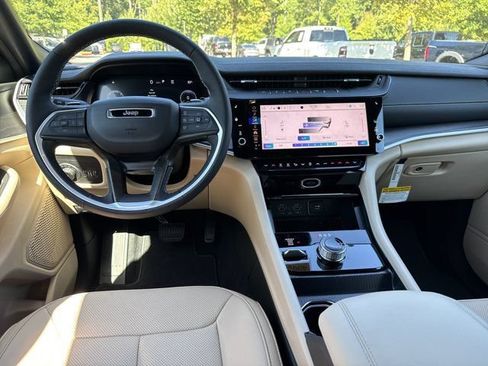 New 2027 Jeep Grand Cherokee Limited AWD/4WD image 23