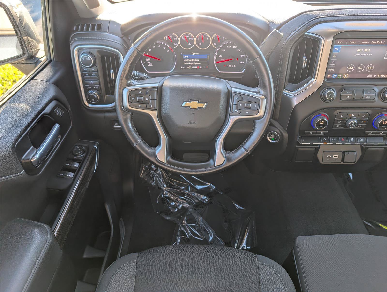 Used 2022 Chevrolet Silverado 1500 LT w/ Bed Protection Package AWD/4WD image 17