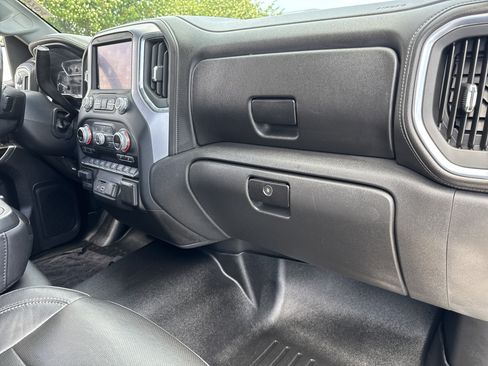 Used 2020 GMC Sierra 1500 SLT w/ Driver Alert Package I AWD/4WD image 21