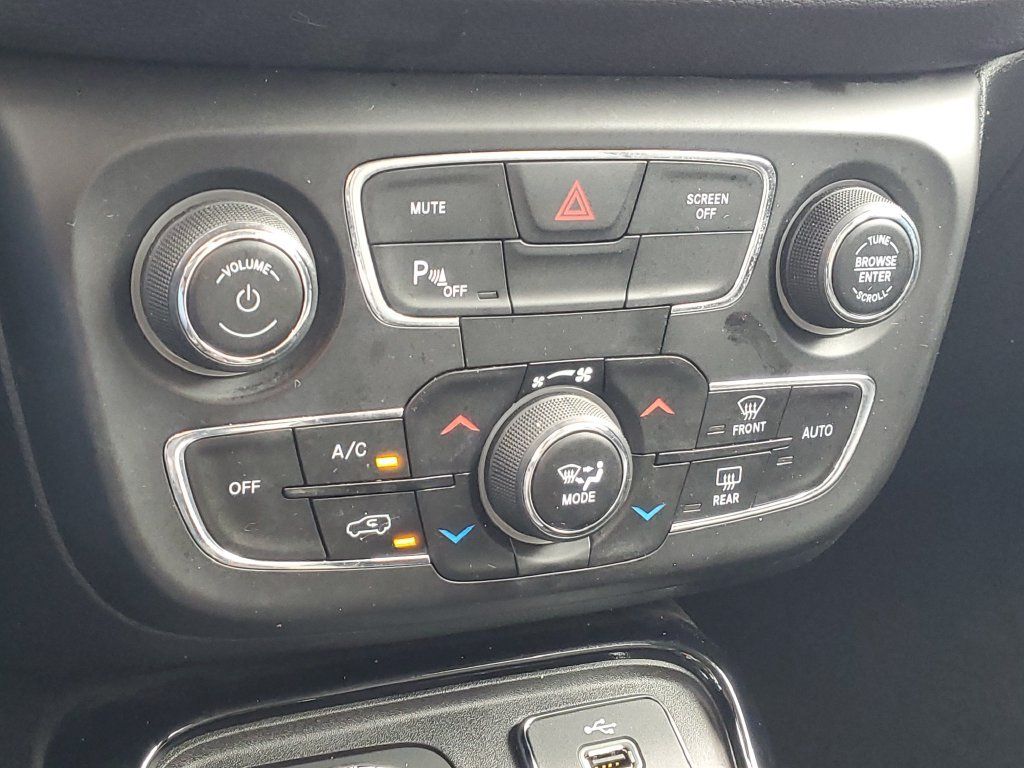 Used 2018 Jeep Compass Limited w/ Navigation Group AWD/4WD image 26