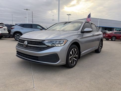 Used 2024 Volkswagen Jetta S image 1