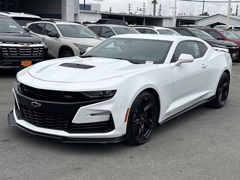 Used 2019 Chevrolet Camaro SS RWD image 7