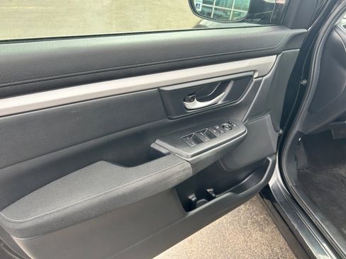 Used 2018 Honda CR-V LX image 8