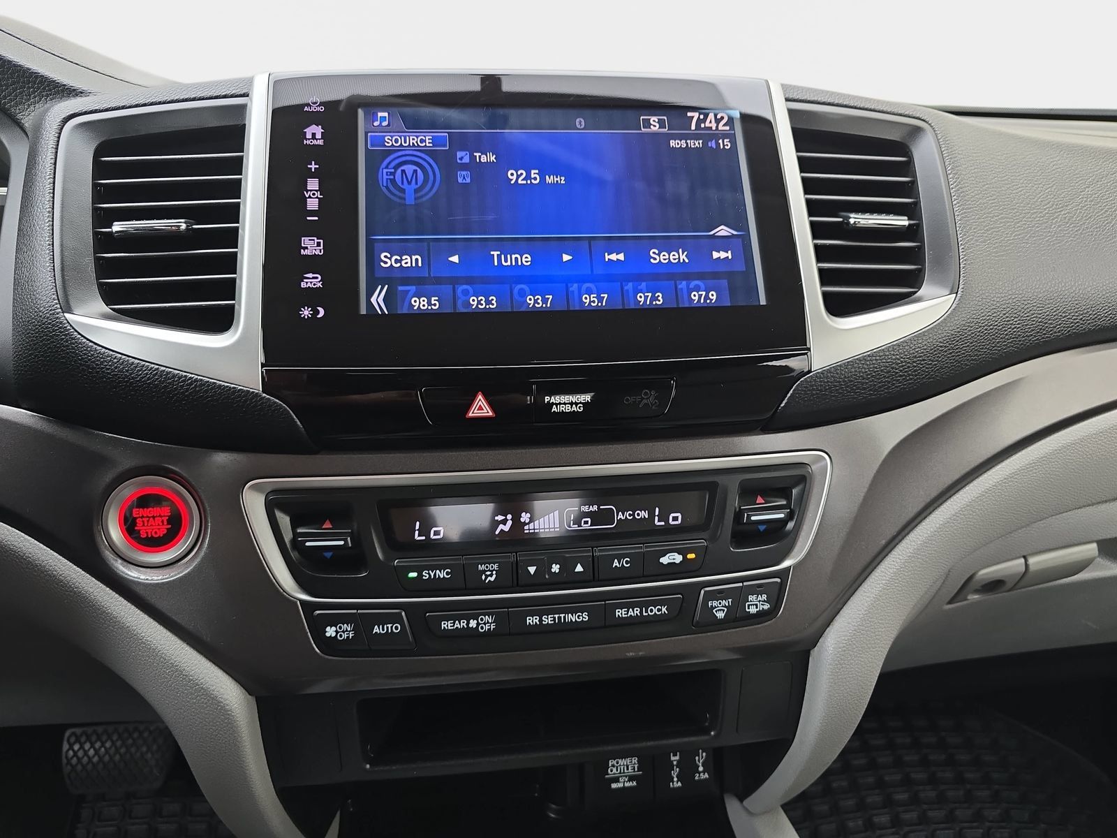 Used 2017 Honda Pilot EX image 23