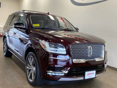 Used 2019 Lincoln Navigator Reserve image 2