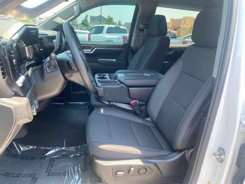 Used 2025 Chevrolet Silverado 1500 LT AWD/4WD image 9