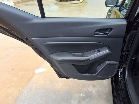 Used 2025 Nissan Altima 2.5 SV FWD image 16