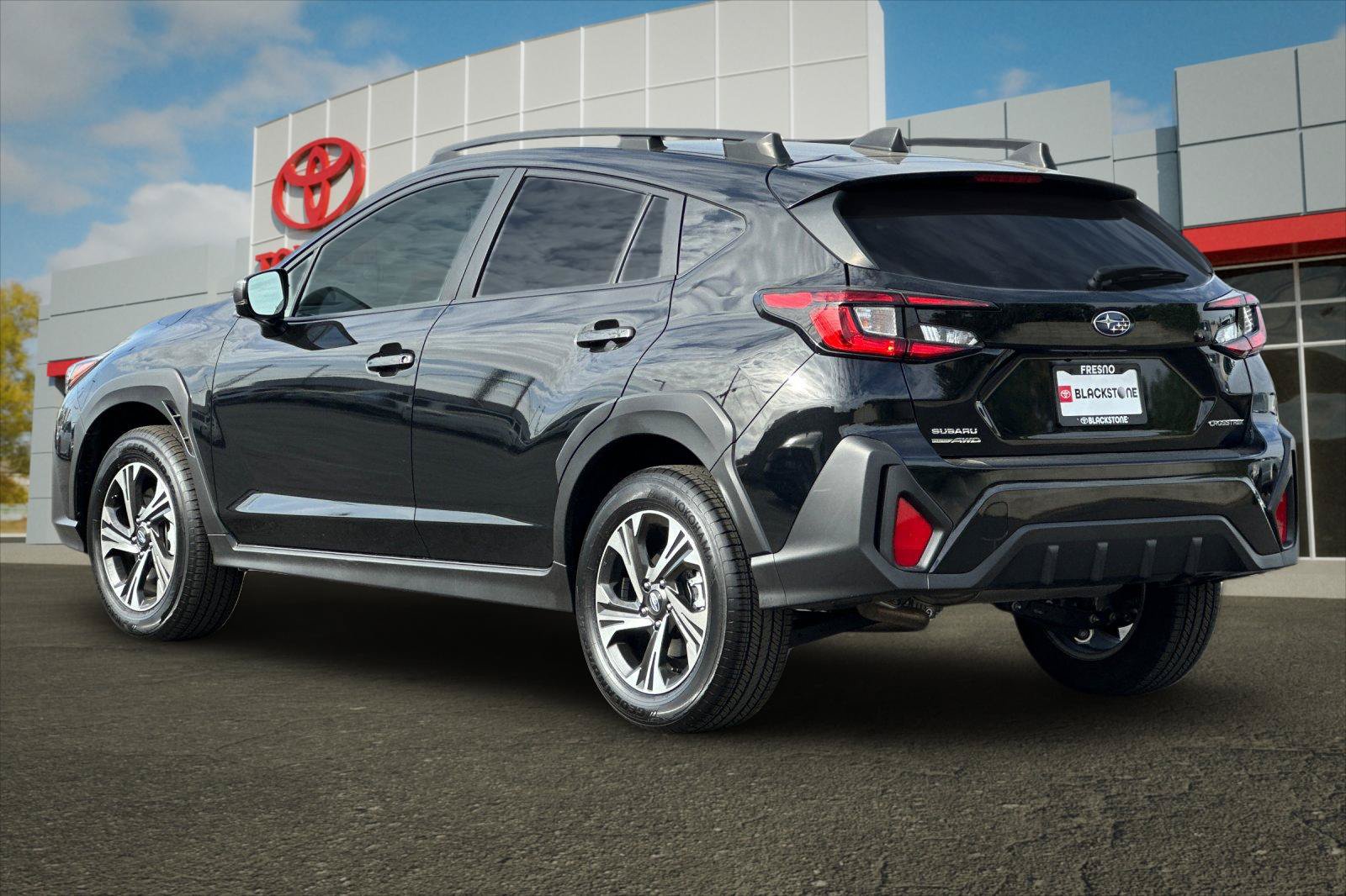 Used 2025 Subaru Crosstrek 2.5i Premium AWD/4WD image 5