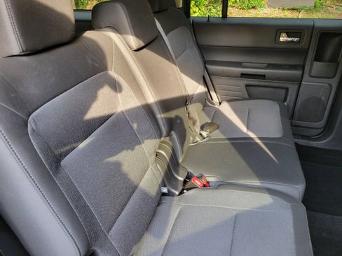 Used 2019 Ford Flex SE FWD image 11