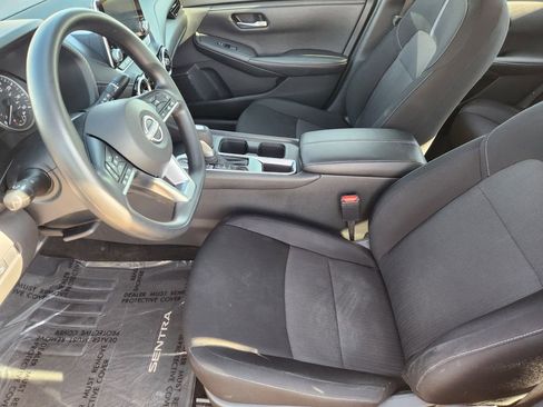 Used 2025 Nissan Sentra SV image 14
