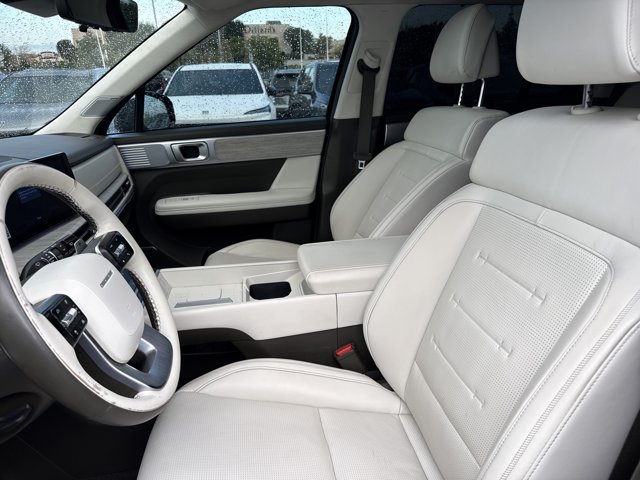 Used 2025 Hyundai Santa Fe Calligraphy AWD/4WD image 5