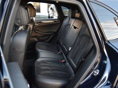 Used 2020 Porsche Macan image 34