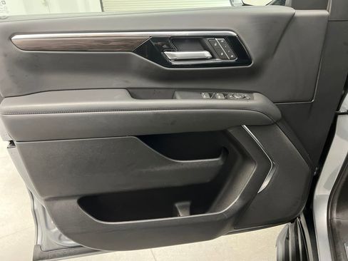 Used 2025 Chevrolet Tahoe LT image 11