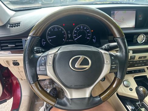 Used 2013 Lexus ES 350 w/ Luxury Pkg FWD image 17