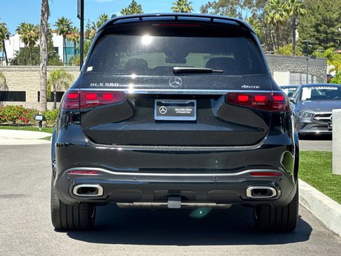 New 2026 Mercedes-Benz GLS 580 4MATIC image 4