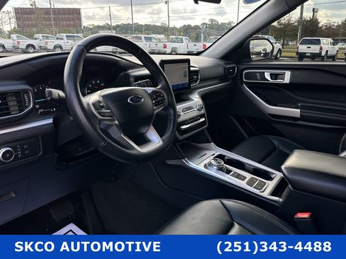 Used 2022 Ford Explorer XLT w/ Equipment Group 202A image 19