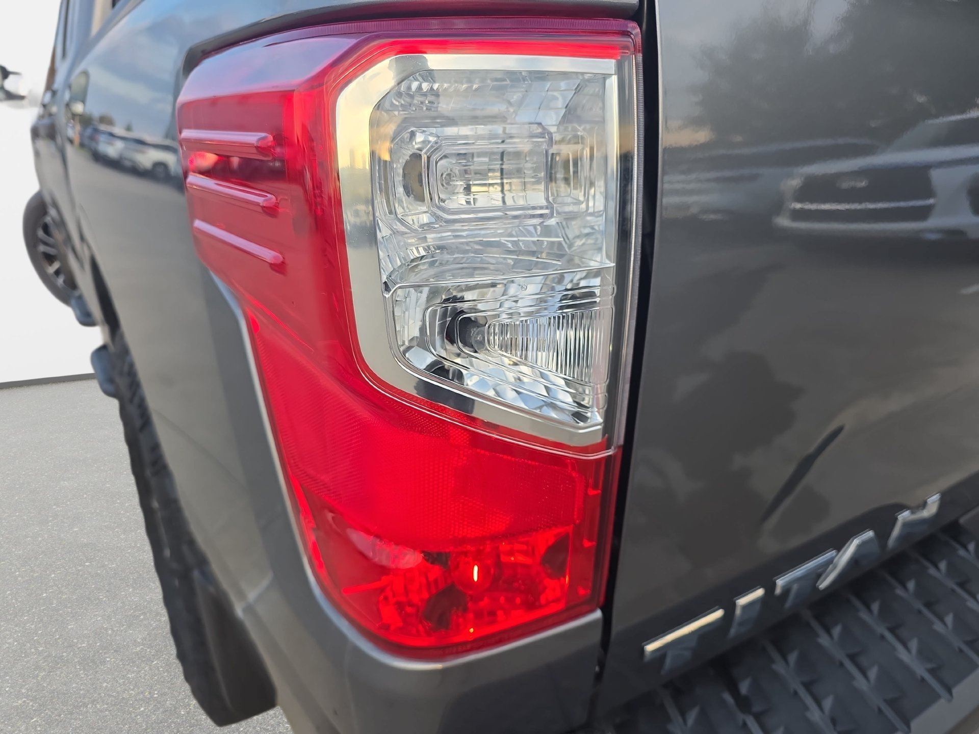 Used 2023 Nissan Titan SV w/ SV Convenience Package RWD image 30